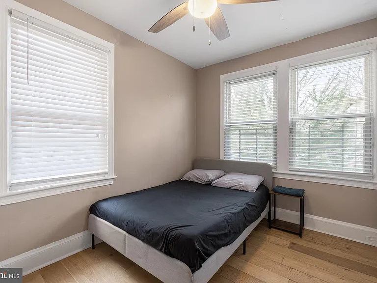 1526 V St SE #2 — Photo 14