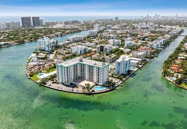 10350 W Bay Harbor Dr #5L — Photo 12