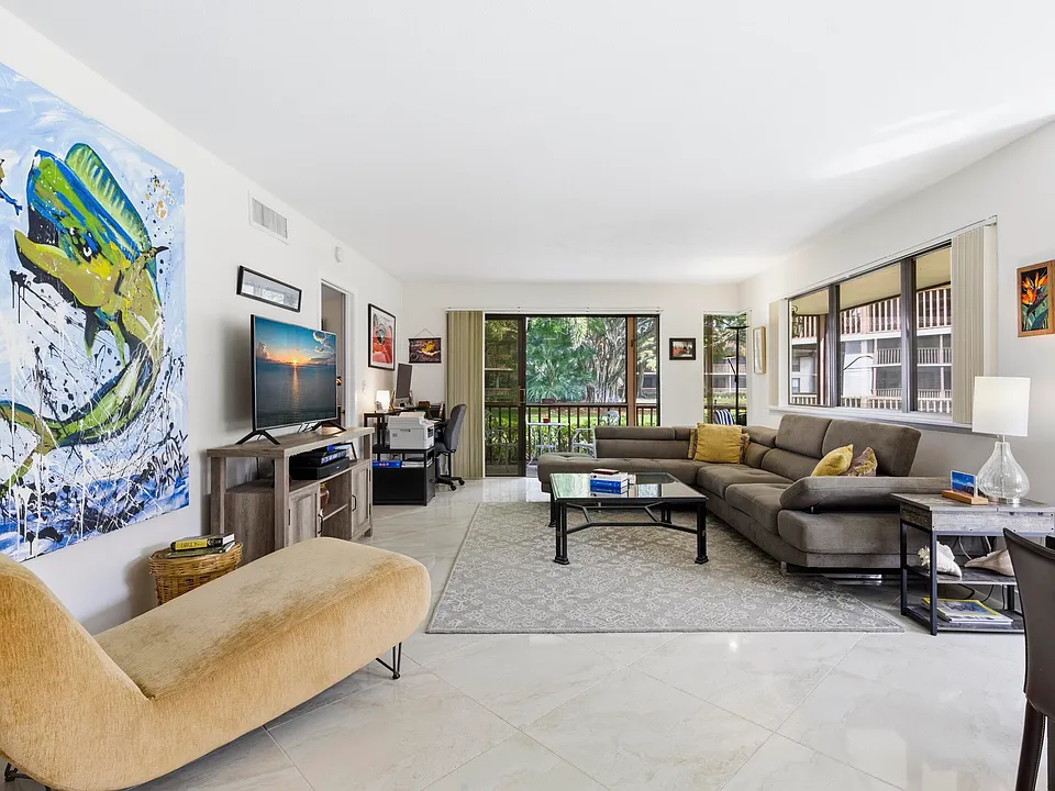 137 Brackenwood Rd