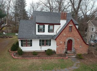 768 N Pleasant St, Amherst, MA 01002