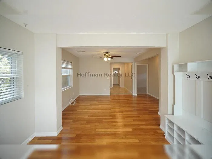 3 bed, 2.0 bath, 1079 sqft, $2,400 — Photo 3