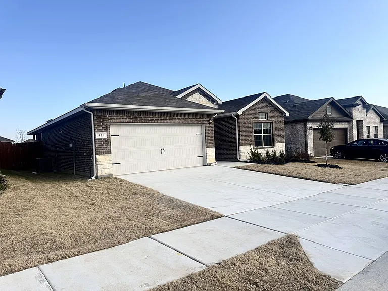 160 Daffodil Ln — Photo 2