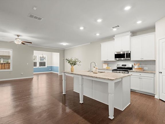 4th image of 536 Elm Bluff Way