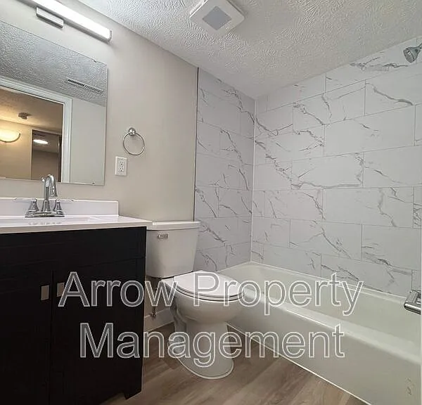 2119 Arbor St #203 — Photo 8