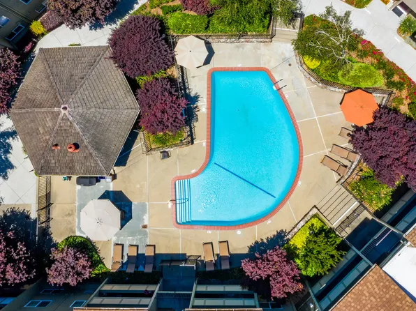 Town House Plaza, 2511 Grove Way #107, Castro Valley, CA 94546