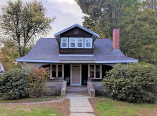 1010 N Pleasant St APT 3, Amherst, MA 01002