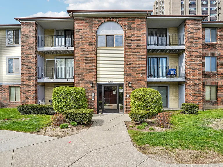 Regency Place Apartments — Photo 75