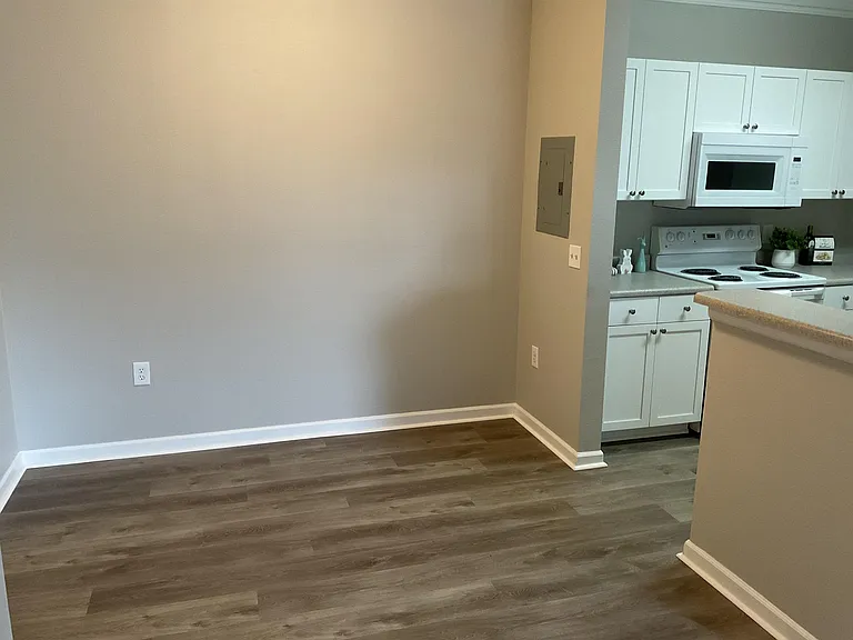 8813 Villa View Cir #204-8813VVC204 — Photo 23
