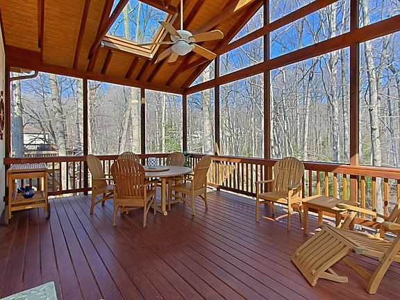 Incredible Screened Porch Backing to Woods