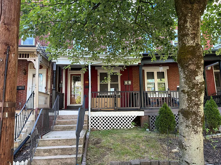512 1/2 N Charlotte St — Photo 1