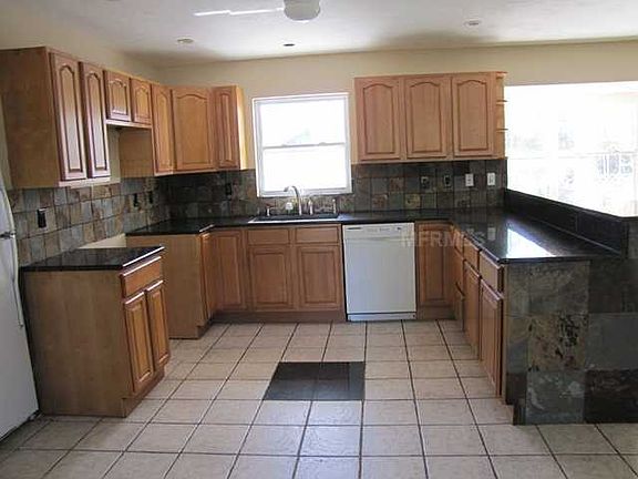 5th image of 3707 15th Ave W