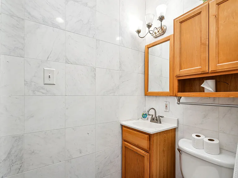 1931 Chestnut St #4 — Photo 14