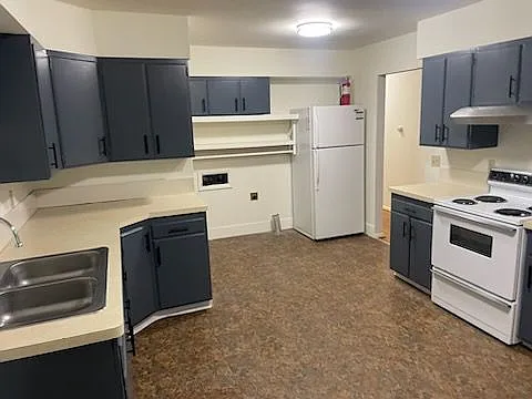 2 bed, 1.0 bath, $1,195 — Photo 2