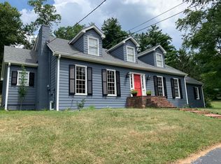 2401 Woodside Rd, Louisville, KY 40207