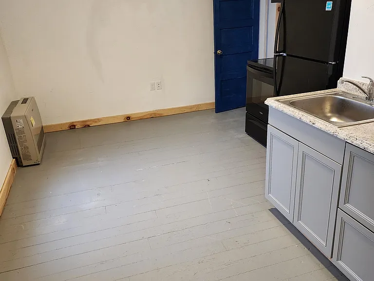 364 S Main St #4 — Photo 2