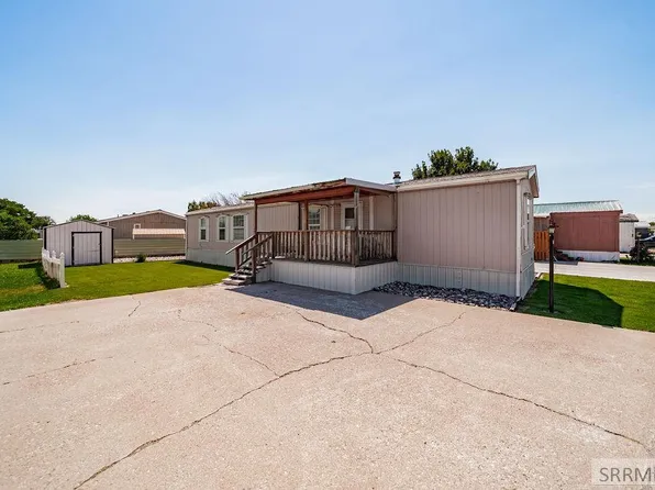 850 Parkway Dr Trailer 79, Blackfoot, ID 83221