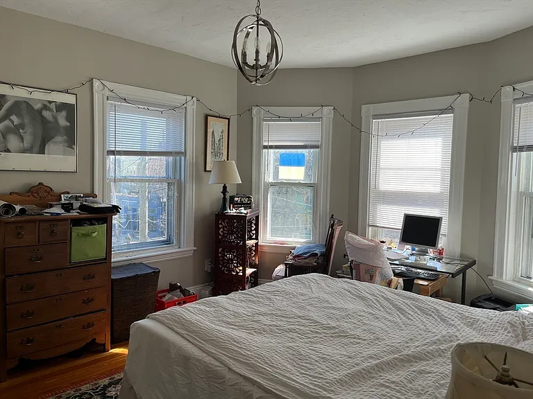 79-83 Beacon St #2 — Photo 11