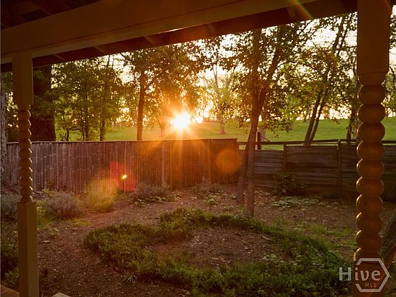 3rd image of 2569 Riverbend Road