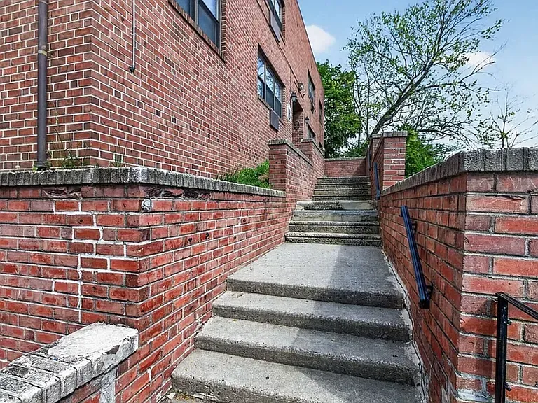 1360 Edgewood Ave #B — Photo 12