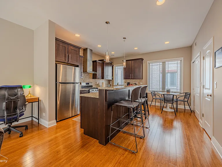 Kitchen & workspace