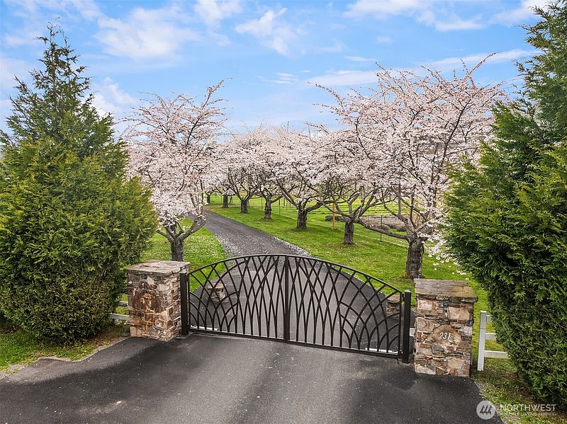 4th image of 231 River Run Road