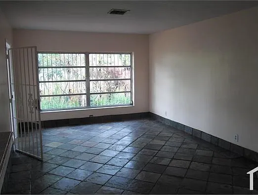 1405 NW 7th Ave — Photo 7