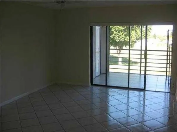 9235 SW 8th St APT 306, Boca Raton, FL 33428