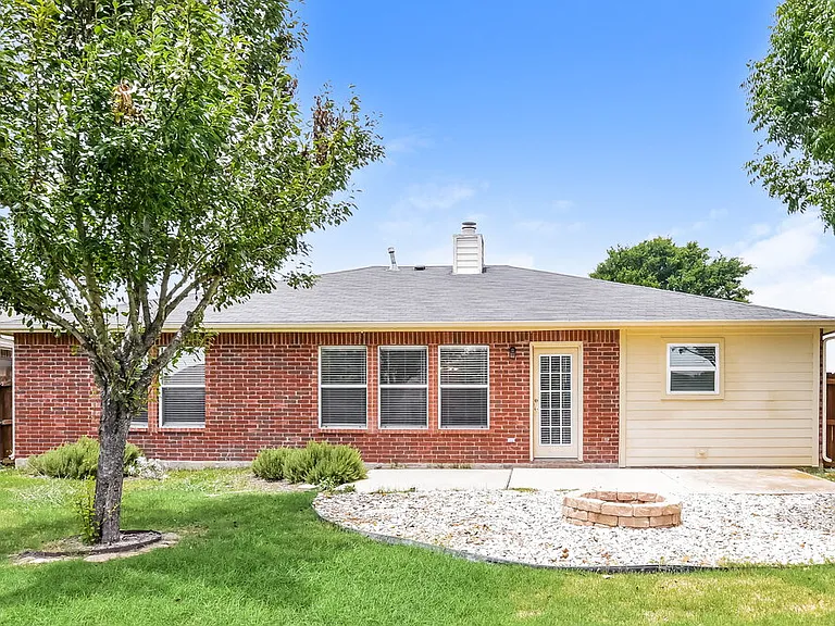 1401 Buckingham Dr — Photo 15