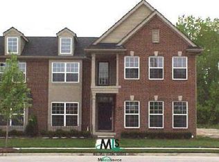 42710 Park Cres, Sterling Heights, MI