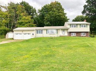10851 Sidehill Rd, North East, PA 16428