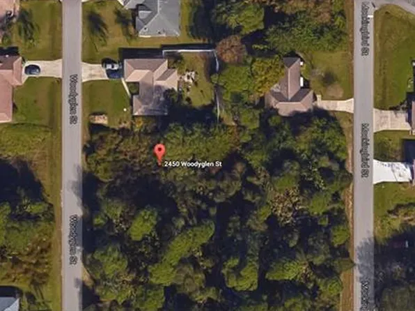 2450 Woodyglen St, Port Charlotte, FL 33948