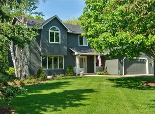 5833 Turtle Lake Rd, Shoreview, MN 55126