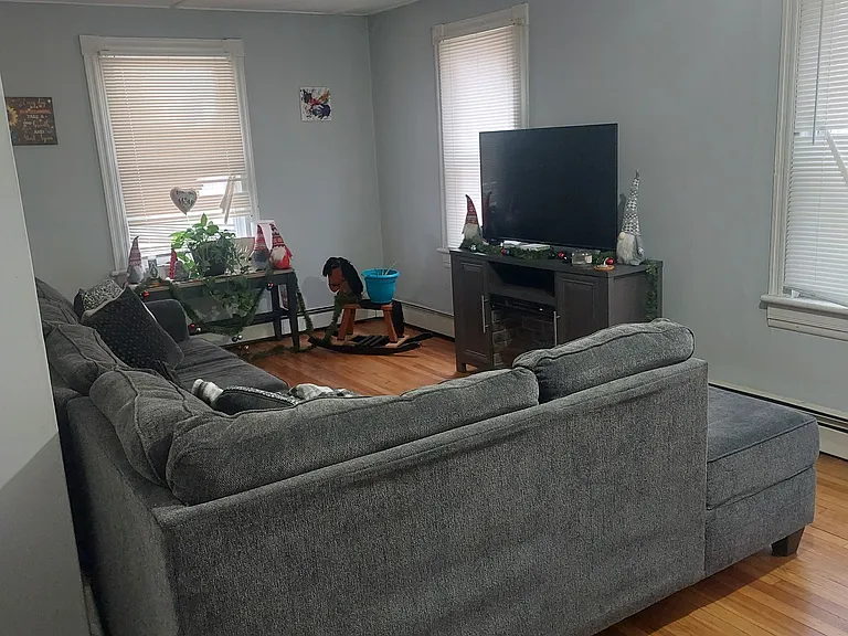 47 Golden Hill St #1 — Photo 7