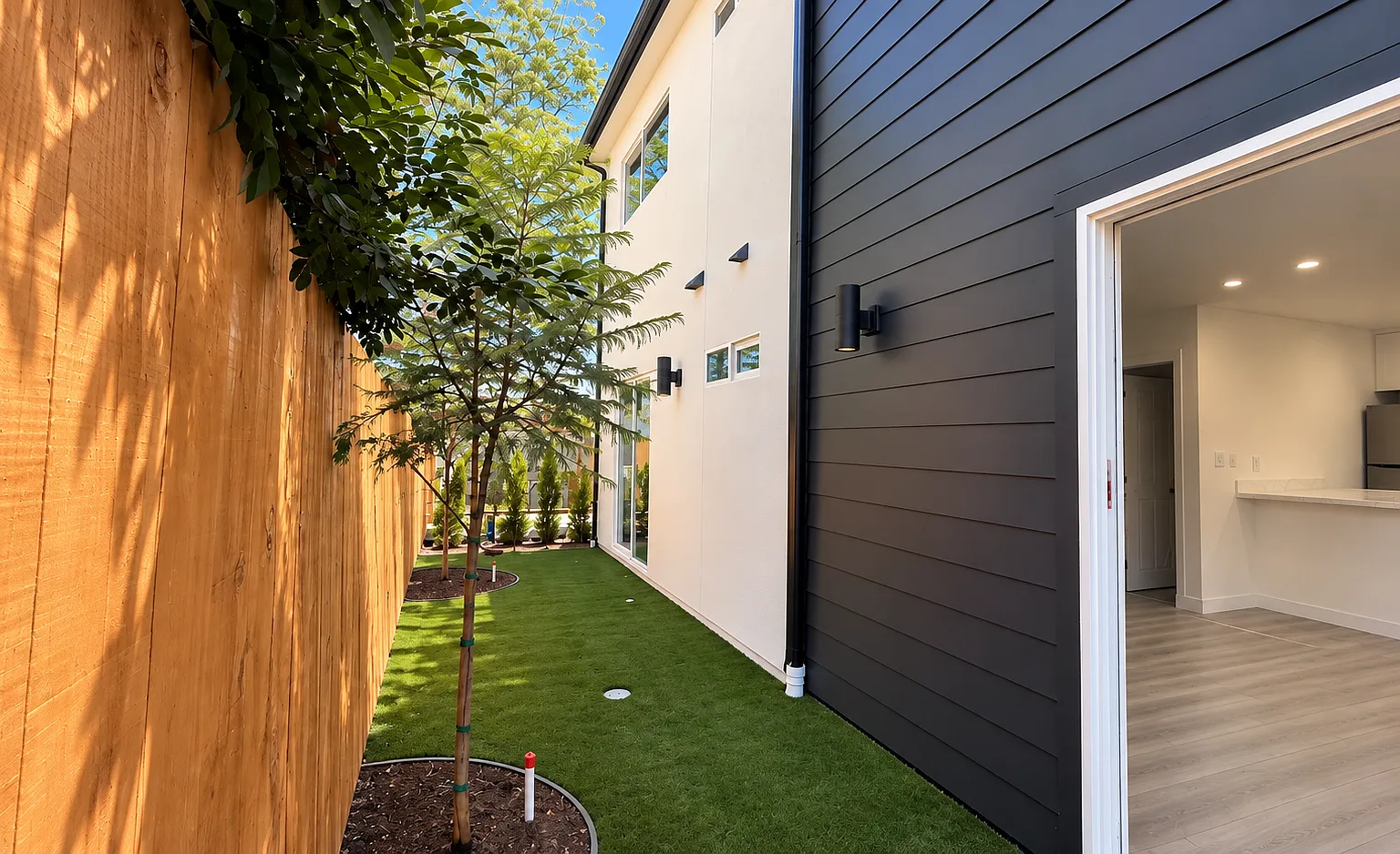 3 bed, 919 sqft, $4,200 — Photo 4
