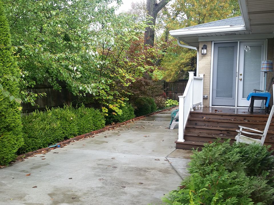 2nd image of 115 E Mermod Pl