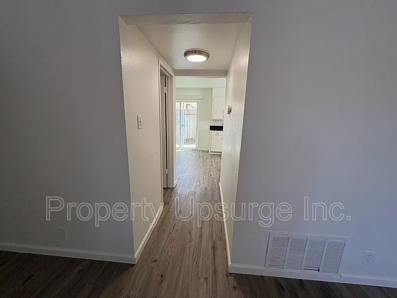 2 bed, 1.5 bath, 1080 sqft, $2,195 — Photo 4