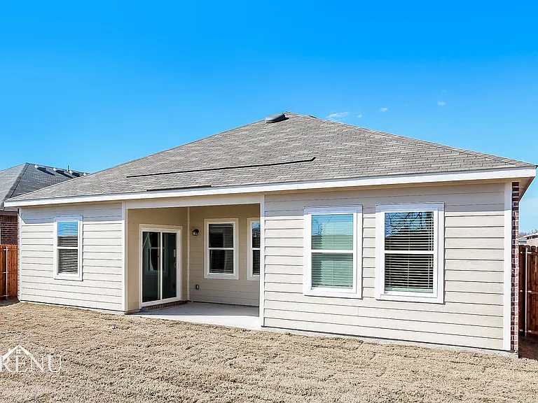 692 Wellington Dr — Photo 24