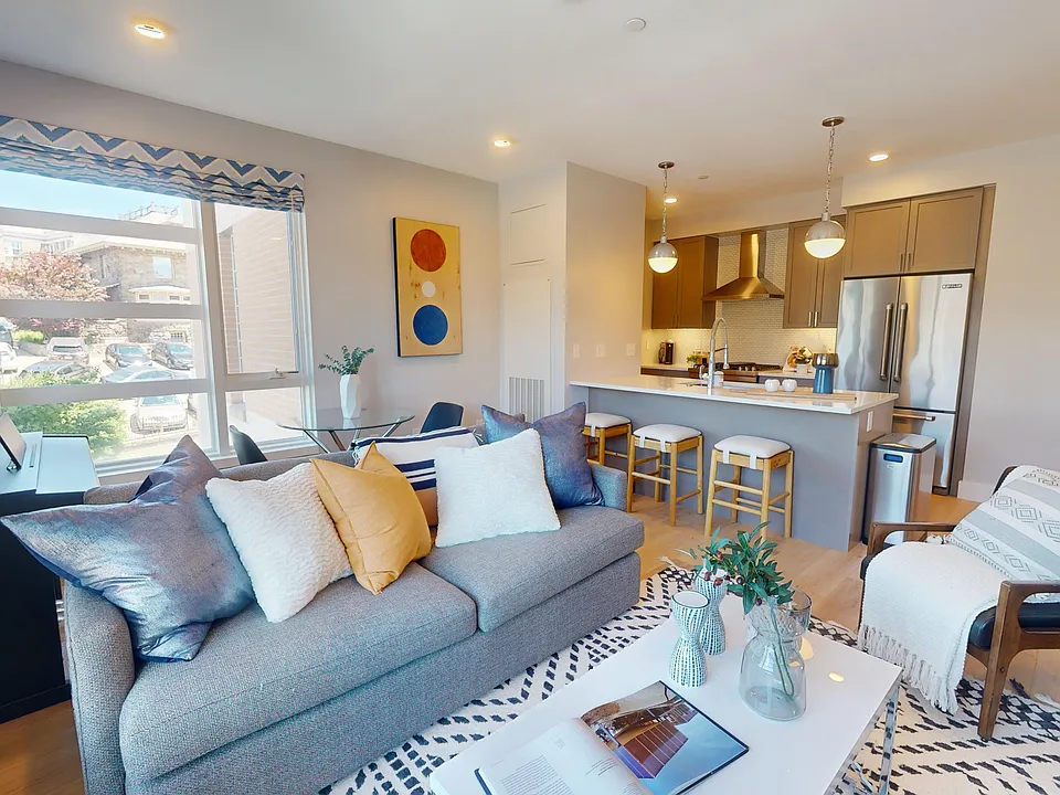 1650 Commonwealth Ave #202