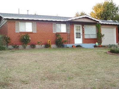 2809 Kings Rd, Moore, OK, 73160