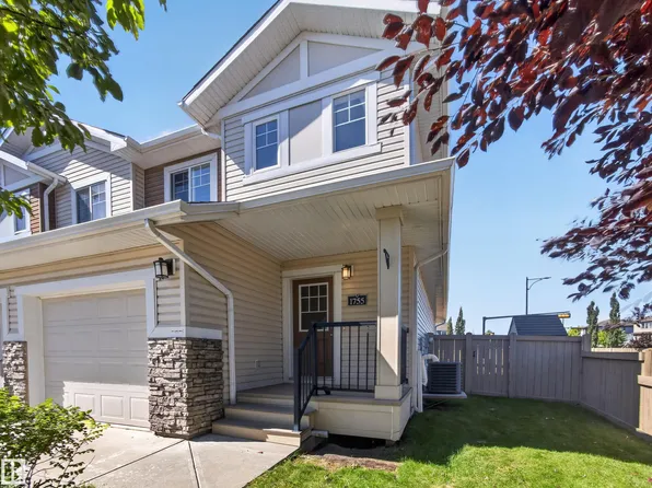1755 Hammond Cres NW, Edmonton, AB T6M 0K4
