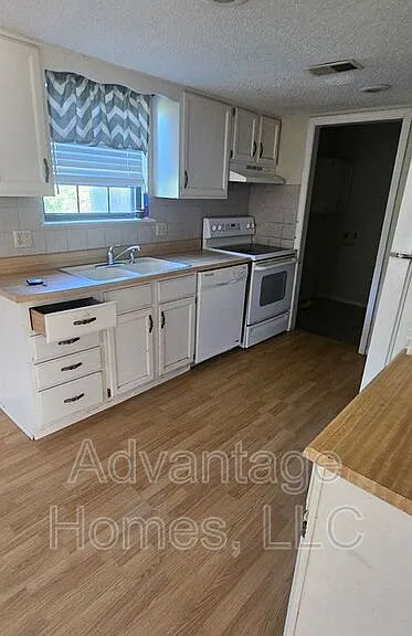 10832 Haskins St — Photo 4