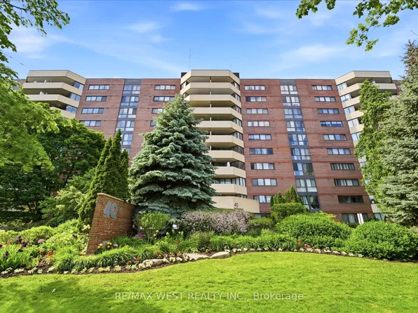 40 Baif Blvd #311, Richmond Hill, ON L4C 5M9