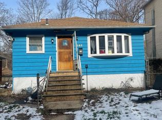 141 Roff St, Staten Island, NY 10304