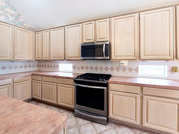 5th image of 4006 Perry Knoll Ct