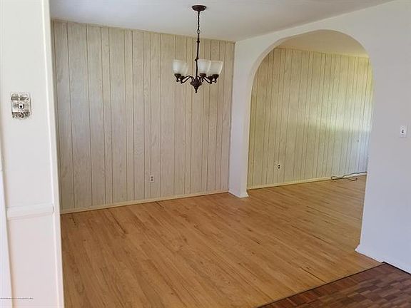 2nd image of 565 Duchess Ct