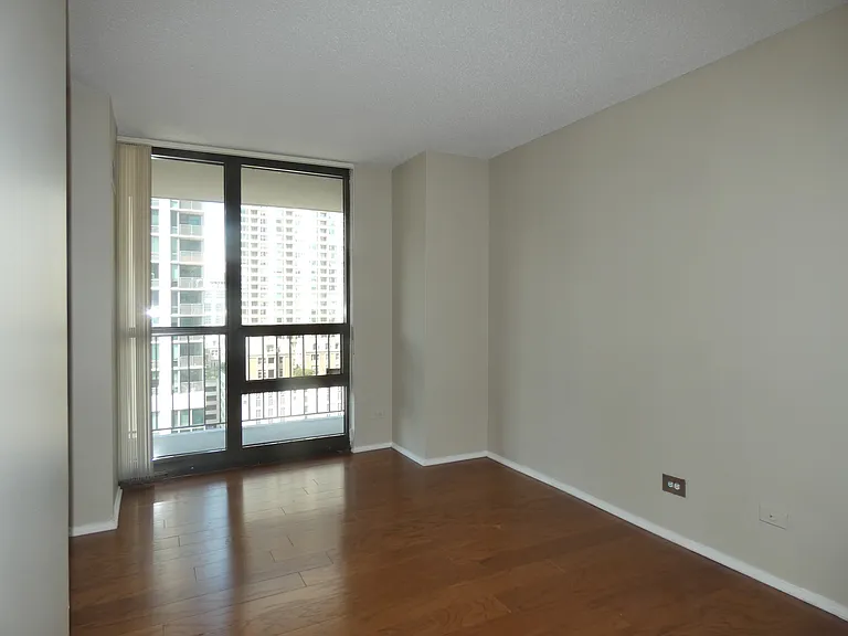 10 E Ontario St #1710 — Photo 9