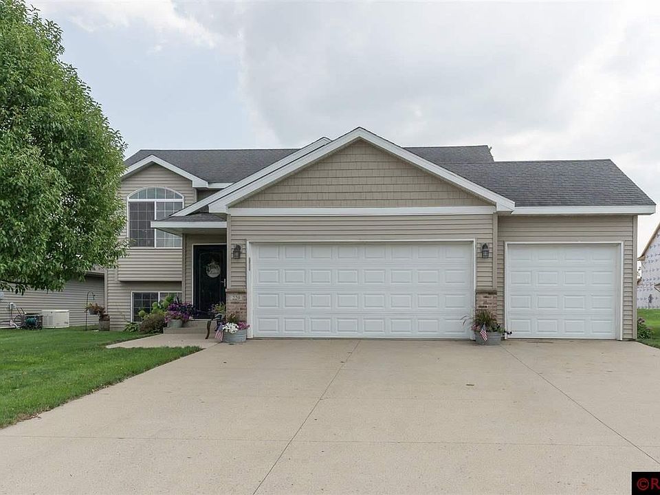 1st image of 229 Cypress Dr