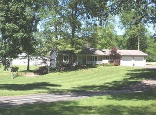 8410 Country Club Rd, Charleston, IL 61920