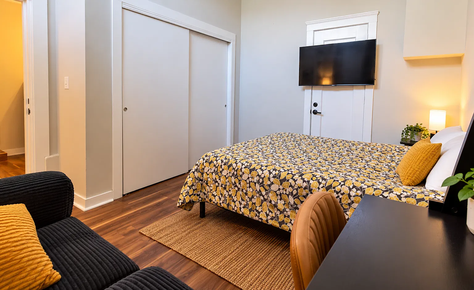 1 bed, 450 sqft, $1,400 — Photo 2