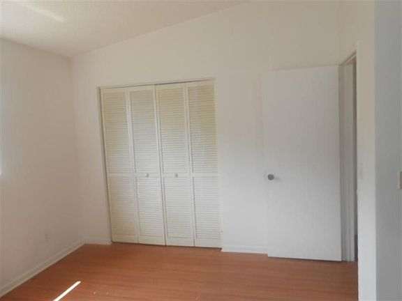 5th image of 13046 Londondary Pl